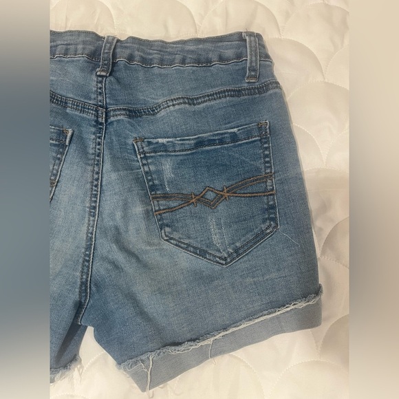 Women’s Mudd Flex Stretch Denim Jean Shorts - size 3 - Picture 4 of 6